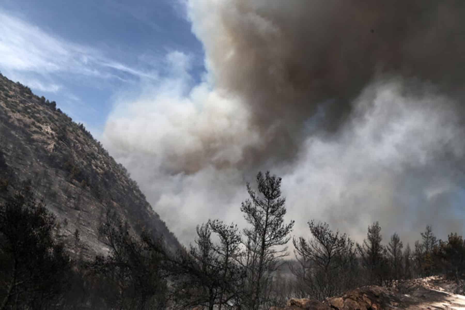 Υπουργείο Υγείας φωτιά: Σε επιφυλακή έχει τεθεί το Ασκληπιείο Βούλας