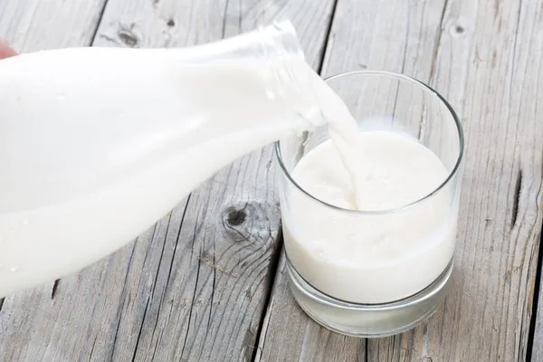 Νέα μελέτη συσχετίζει την πρόσληψη γάλακτος με μεγαλύτερο κίνδυνο καρκίνου προστάτη