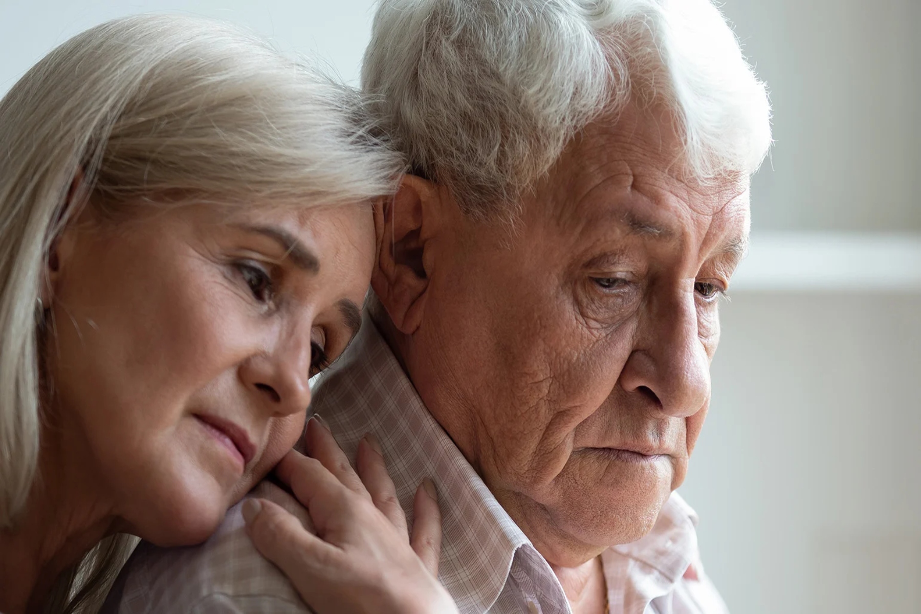 Νόσος Αλτσχάιμερ: Πιο επιρρεπείς σε απάτη ή οικονομική εκμετάλλευση