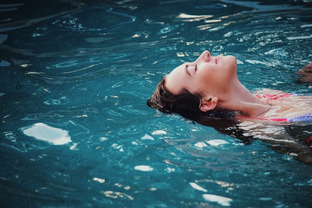 Κολύμβηση: Πώς ενισχύει την υγεία του δέρματος [vid]