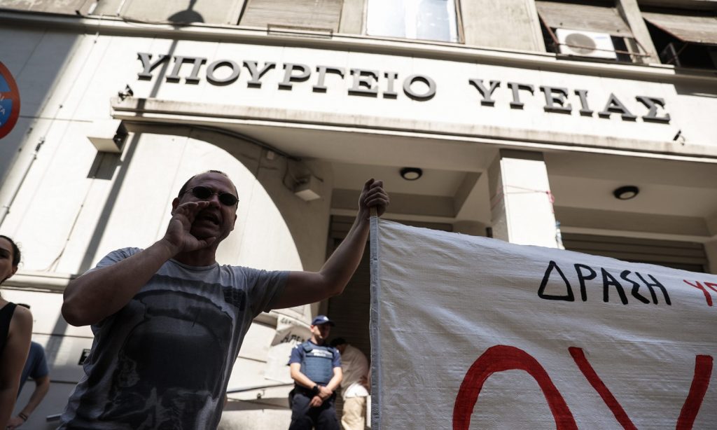 Διευκρινίσεις και απαντήσεις με αφορμή την αύξηση των κρουσμάτων του κορωνοϊού στην Ελλάδα έδωσαν αξιωματούχοι υγείας