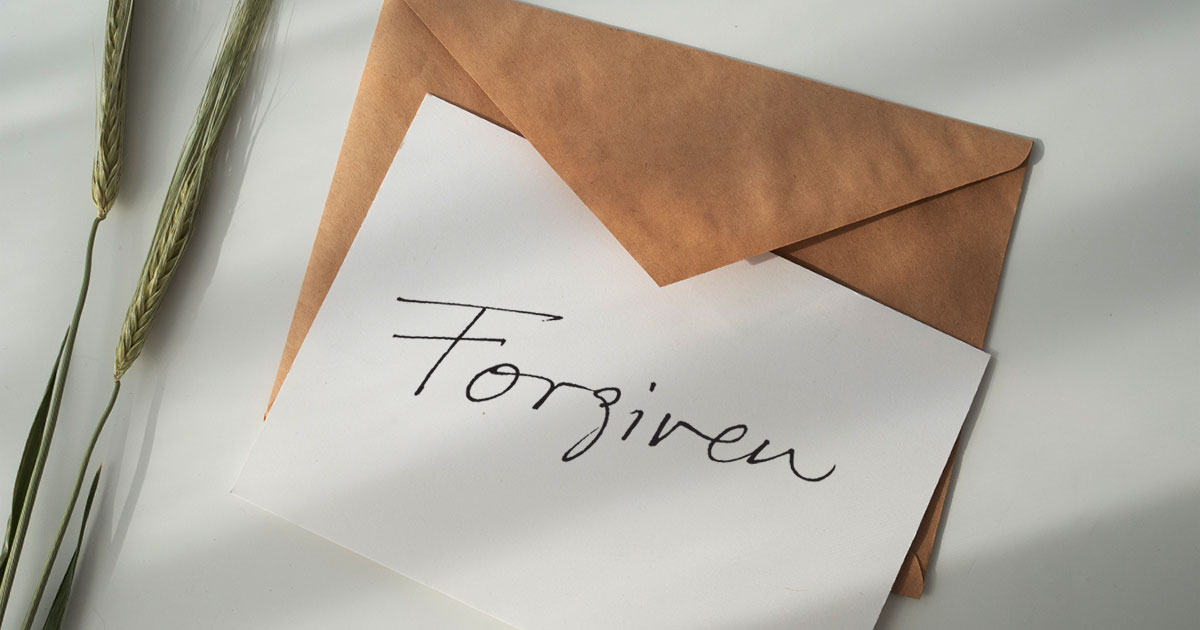 Συγχώρεση: Συγχωρείς πιο εύκολα, όταν βρίσκεσαι υπό χρόνιο στρες, λέει νέα μελέτη