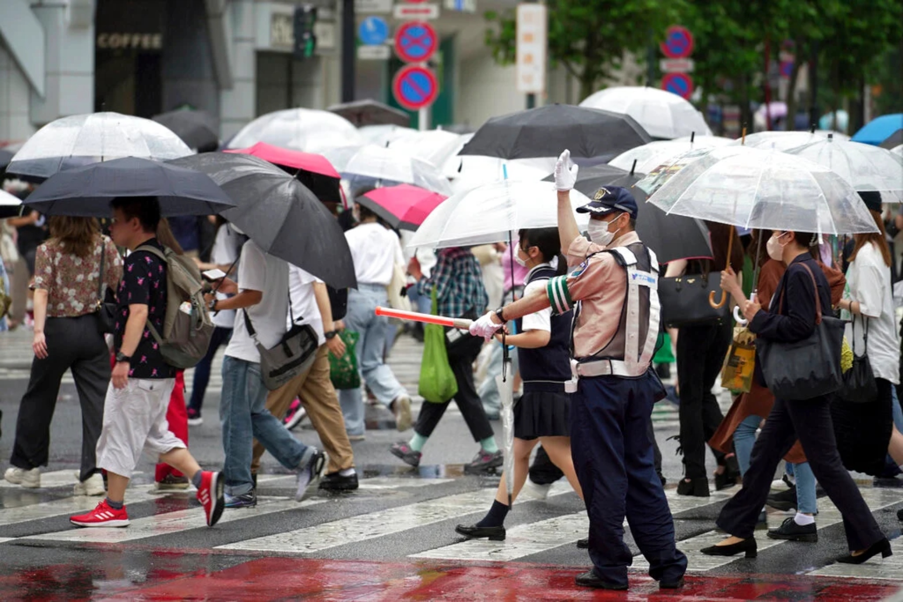 Ιαπωνία: Προσβλέπει στις τοπικές αρχές για την καταπολέμηση της Covid καθώς η Όμικρον εξαπλώνεται