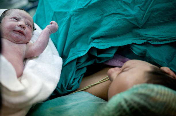 Κορωνοϊός εγκυμοσύνη: Σπάνια η κάθετη μετάδοση του SARS-CoV-2 από μητέρα σε νεογνό
