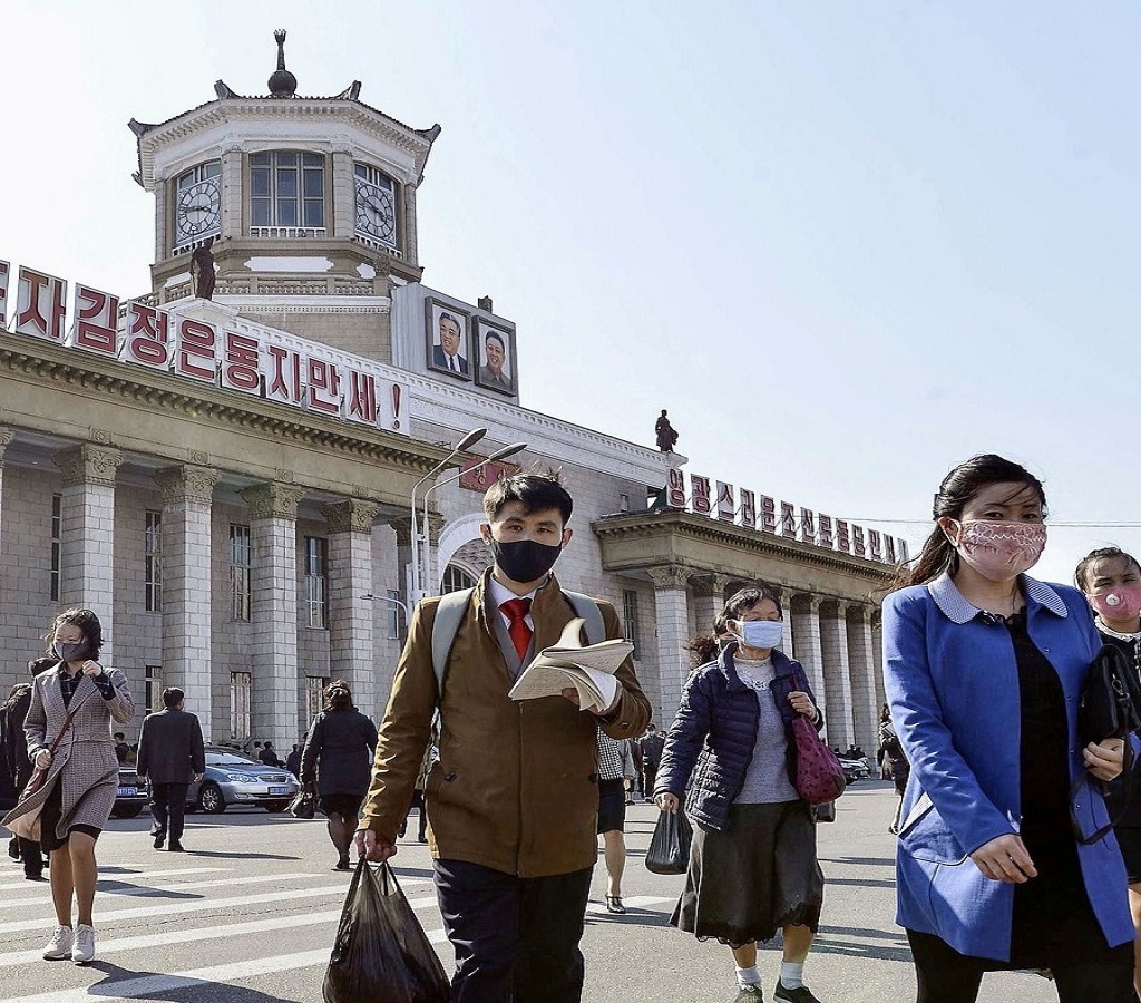 Βόρεια Κορέα: Κατηγορεί τη Σεούλ για το ξέσπασμα της πανδημίας covid – «Μας στέλνουν μπαλόνια με κορωνοϊό»