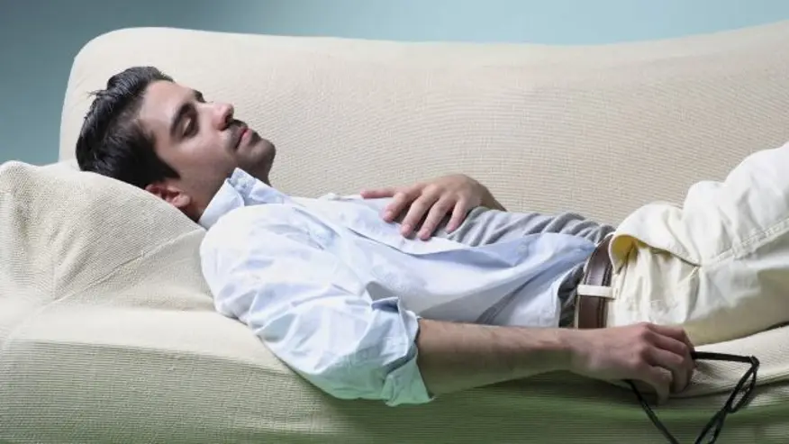 Μεσημεριανός ύπνος: Ποια πάθηση μπορεί να σχετίζεται με τους συχνούς μεσημεριανούς ύπνους