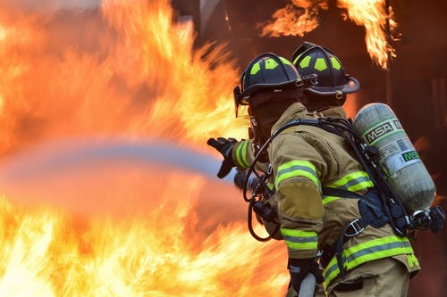 Καρκινογόνο το επάγγελμα των πυροσβεστών λέει η IARC