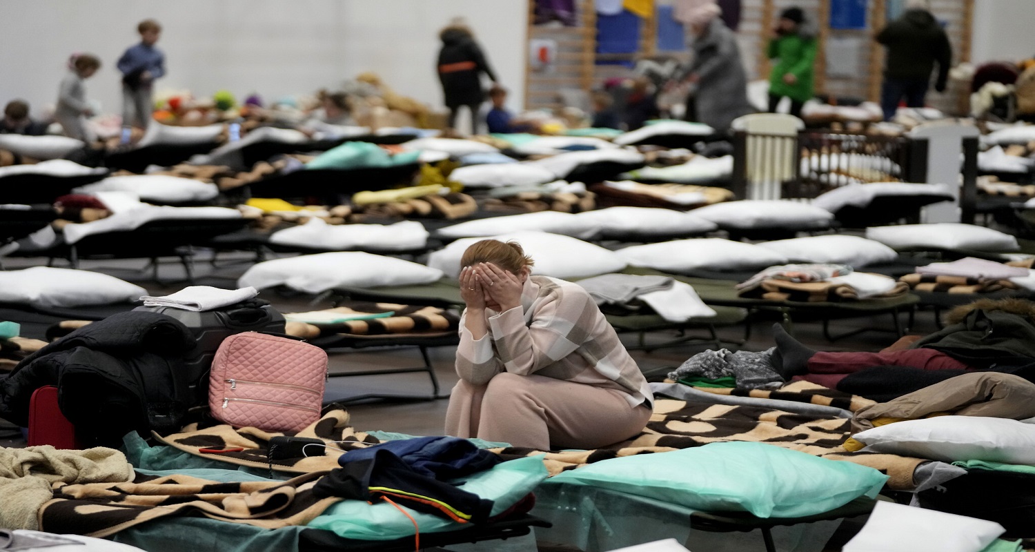 Ουκρανία Πόλεμος: Ουκρανοί στο προαύλιο της κολάσεως σε κέντρο προσφύγων της Πολωνίας