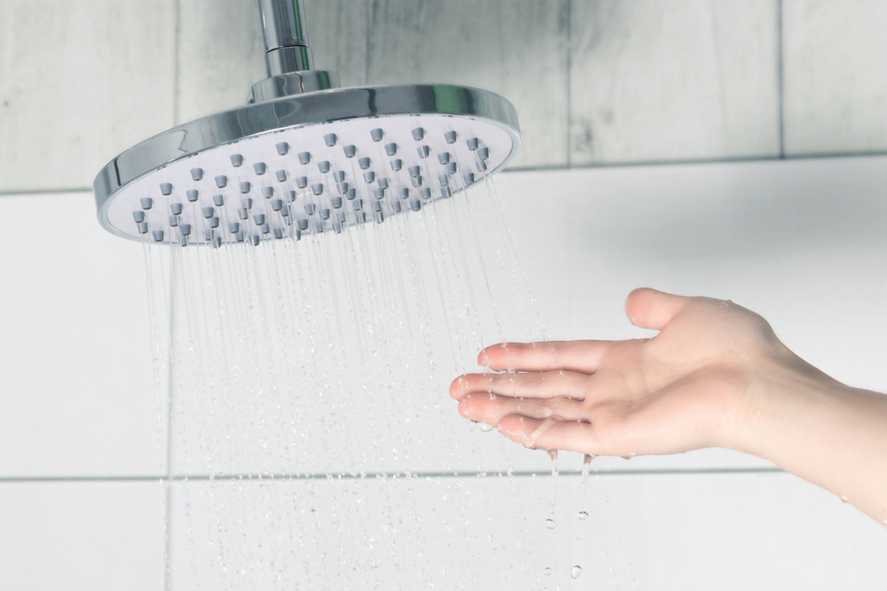 Μπάνιο: 5 Λόγοι που το ζεστό μπάνιο μάς κάνει καλό