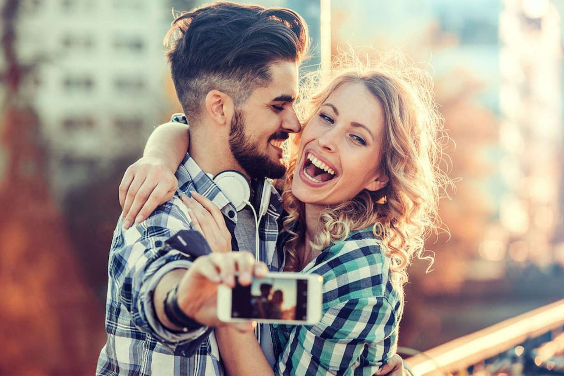 Σχέση: 10 Τρόποι για να εντάξετε τον ρομαντισμό στη σχέση σας!