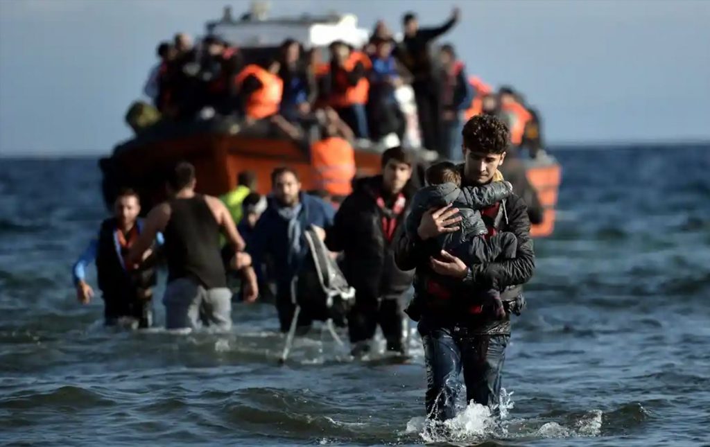 Έως και 50 αγνοούνται μετά τη βύθιση πλοίου με μετανάστες στα ανοιχτά της Ελλάδας