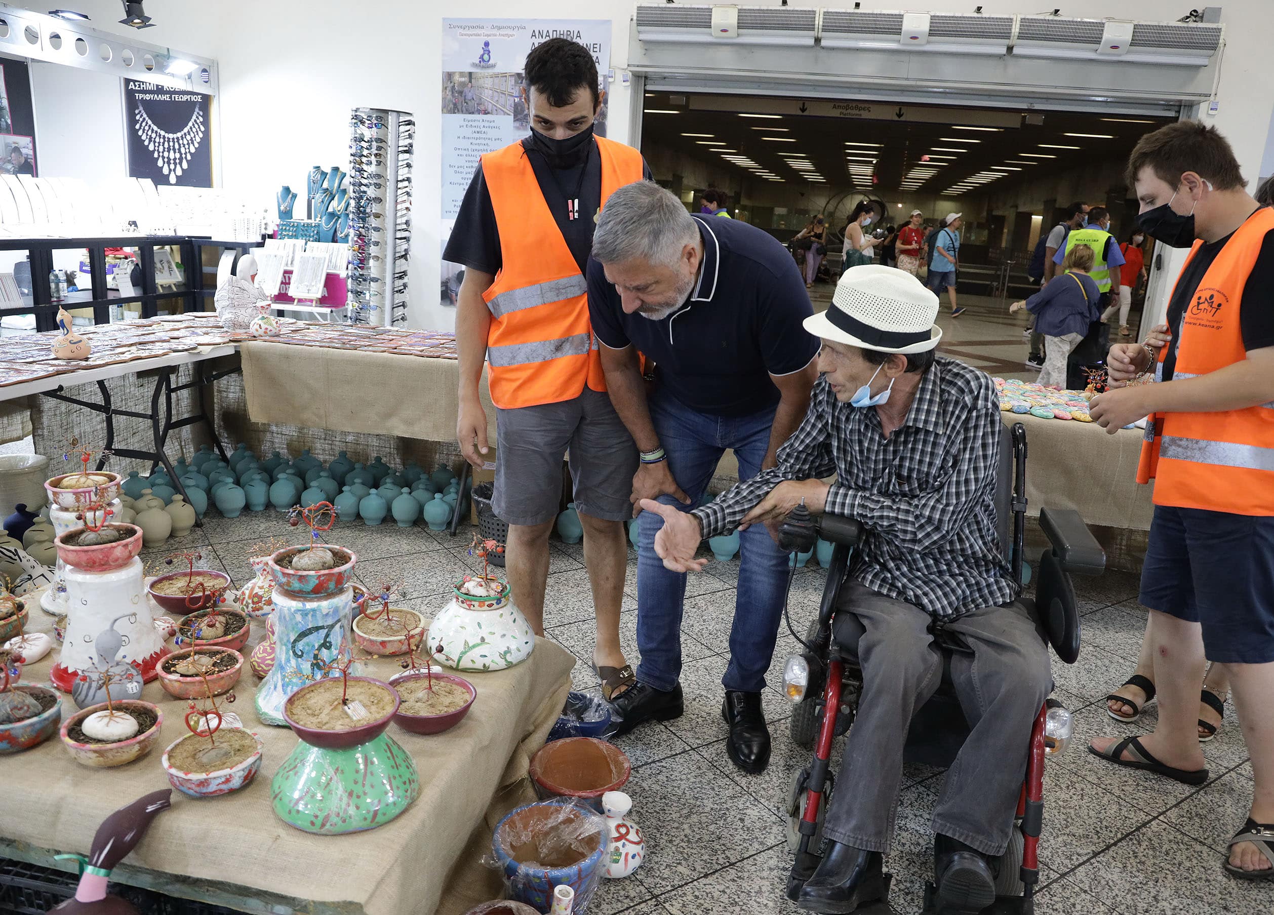 ΑΜΕΑ : Έκθεση χειροτεχνίας από άτομα με αναπηρία