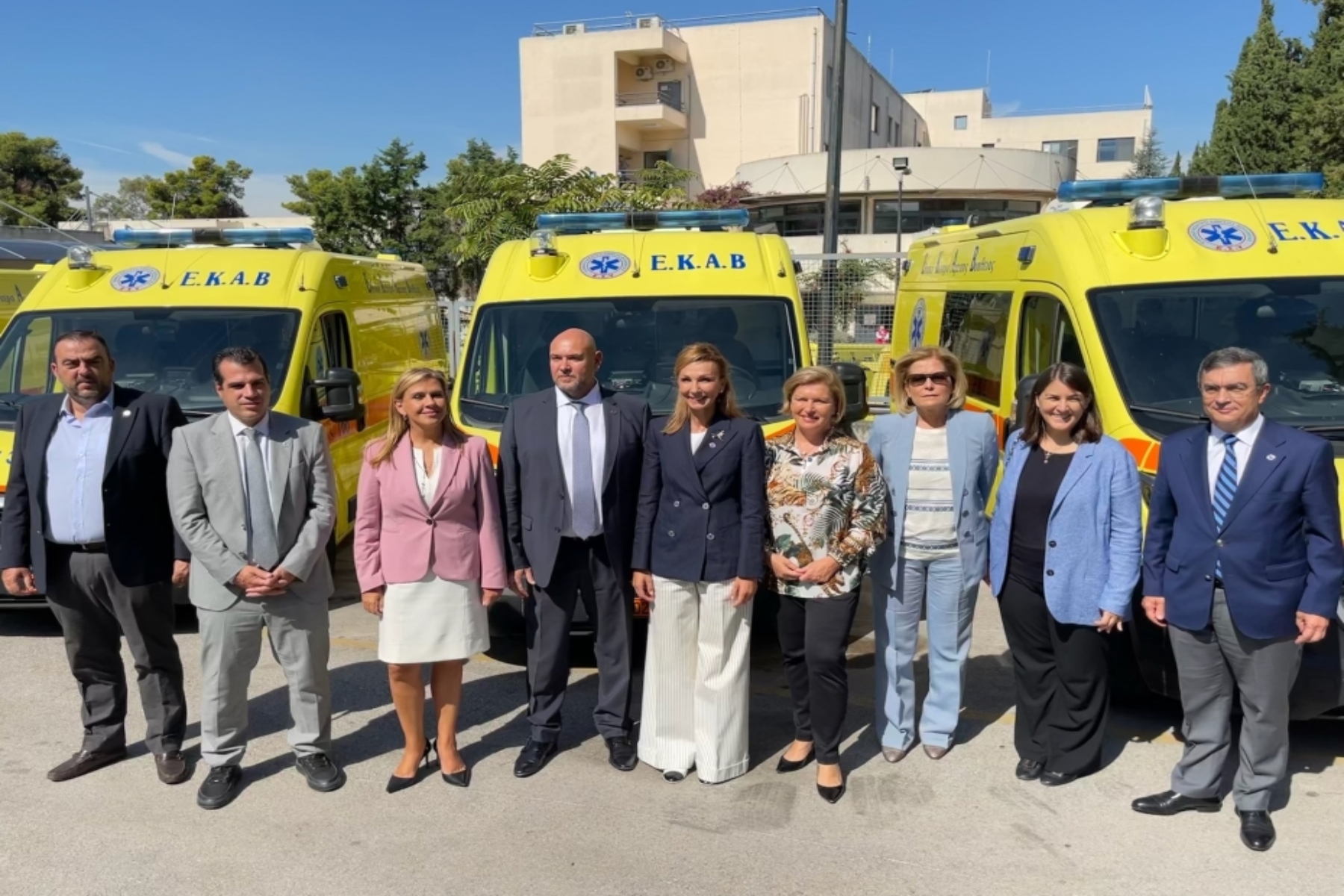 ΕΚΑΒ: Δωρεά 20 εξοπλισμένων ασθενοφόρων από την Ένωση Ελλήνων Εφοπλιστών