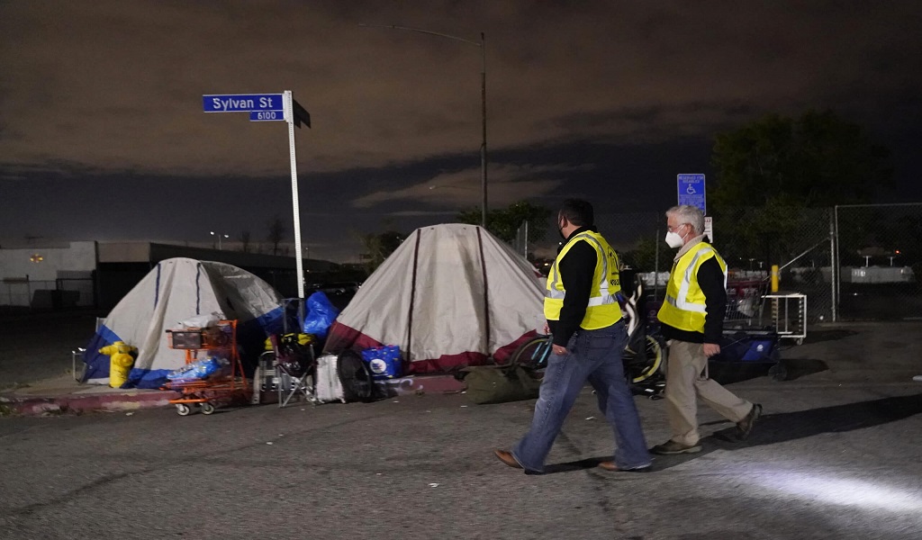 Καλιφόρνια: Ο κυβερνήτης Γκάβιν Νιούσομ εγκρίνει τη δικαστική ψυχοθεραπεία για άστεγους