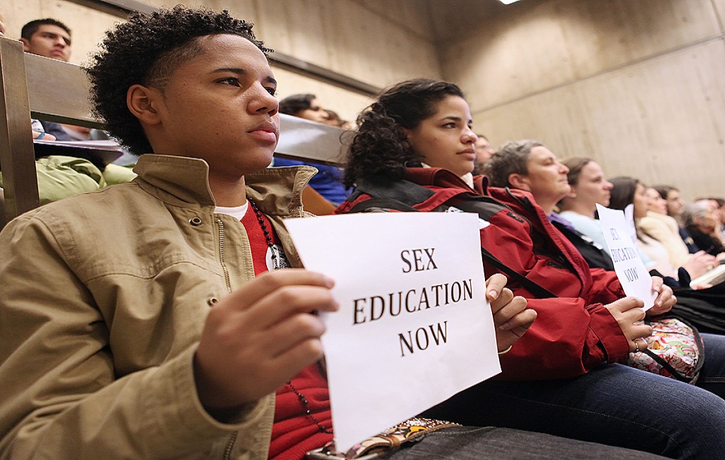 HΠΑ Εκπαίδευση Σεξ: Η ολοκληρωμένη σεξουαλική αγωγή έχει σημασία – Τα στοιχεία δείχνουν τα εξής