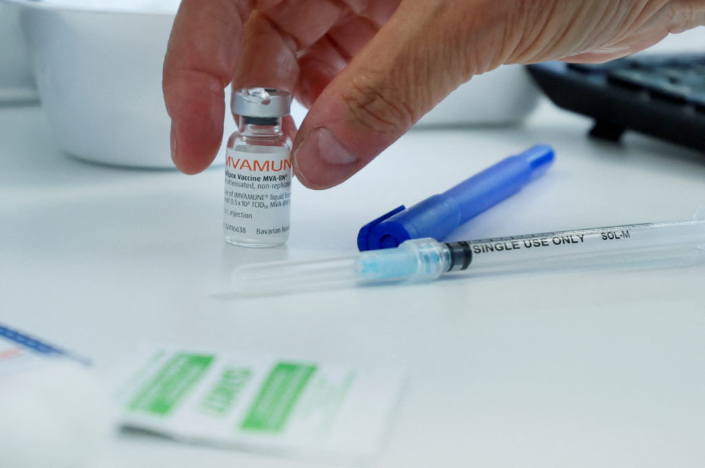 Ευλογιά των Πιθήκων: Η ΕΕ υποστηρίζει την αλλαγή της μεθόδου έγχυσης για την επέκταση της προσφοράς εμβολίων κατά της νόσου