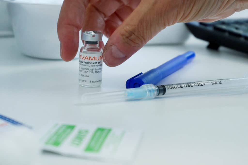    Η ΕΕ υποστηρίζει την αλλαγή της μεθόδου έγχυσης για την επέκταση της προσφοράς εμβολίων κατά της ευλογιάς των πιθήκων
