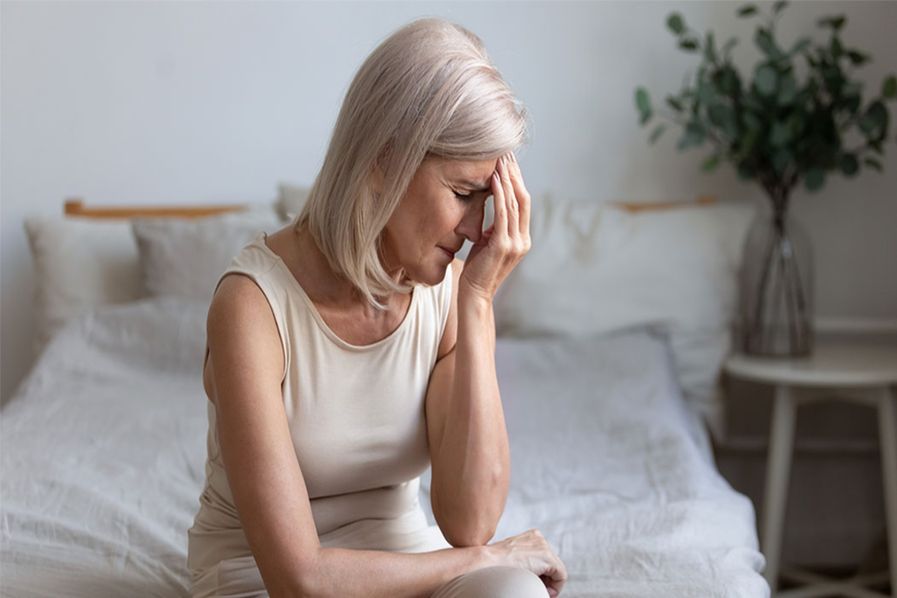 Εμμηνόπαυση: Τι είναι τα αγγειοκινητικά συμπτώματα που εμφανίζονται στην εμμηνόπαυση;