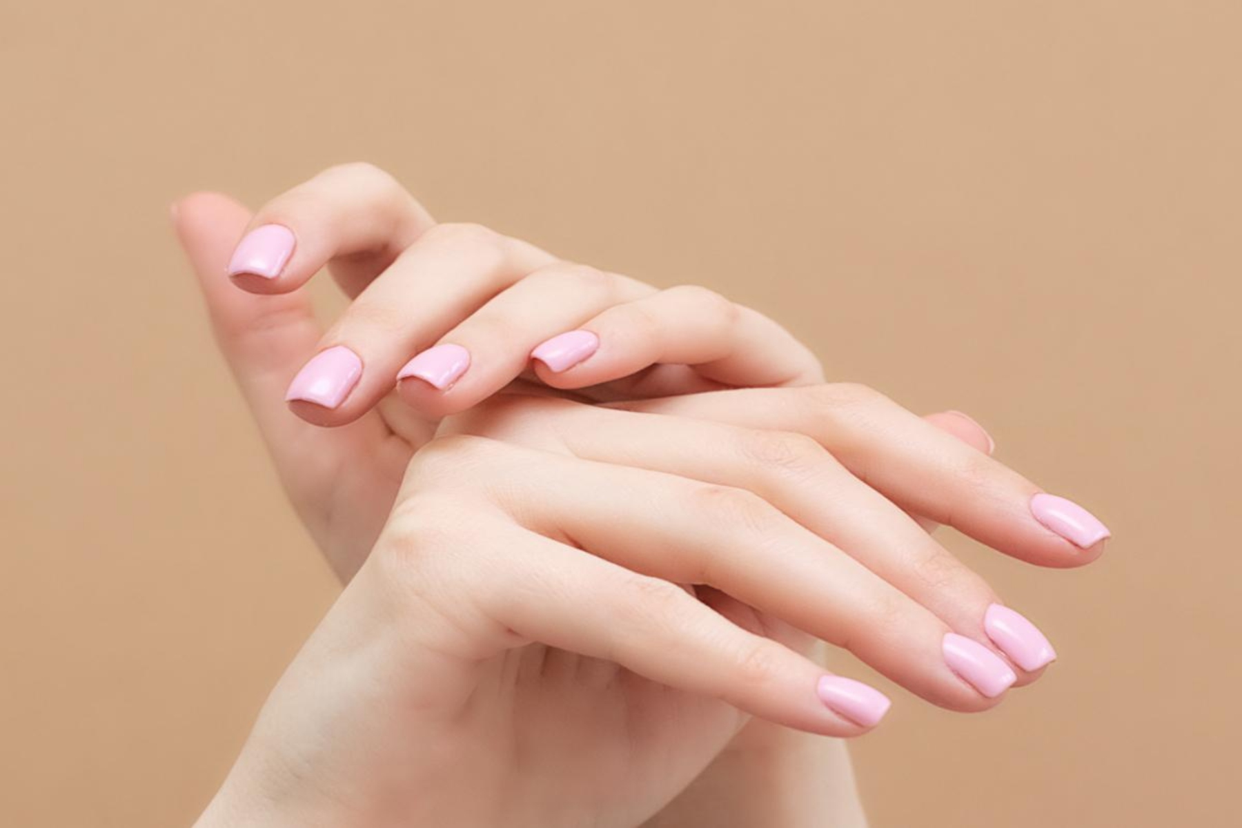 Manicure: 5 κοινά λάθη που μπορεί να καταστρέφουν τα νύχια σας