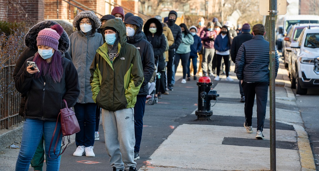 ΗΠΑ: Παρατείνουν την κατάσταση έκτακτης ανάγκης δημόσιας υγείας covid εβδομάδες αφότου ο Μπάιντεν δήλωσε ότι η πανδημία “τελείωσε”