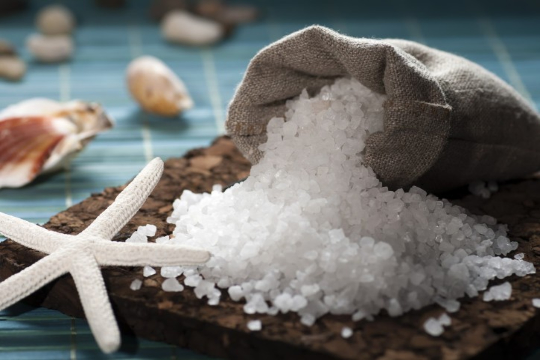 Θαλασσινό αλάτι: Μύθοι & αλήθειες για την κατανάλωση αλατιού