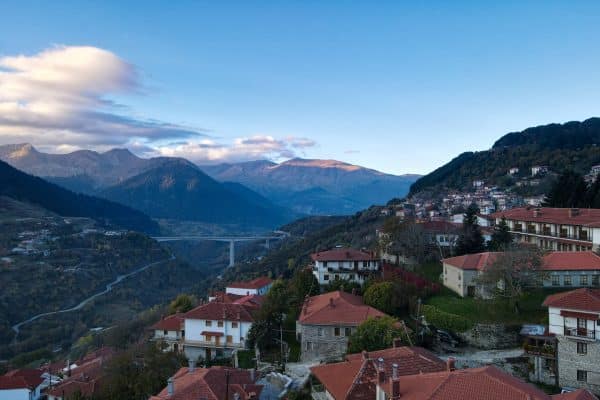 Καιρός: Τοπικές νεφώσεις σημειώνονται σε όλη την Ελλάδα