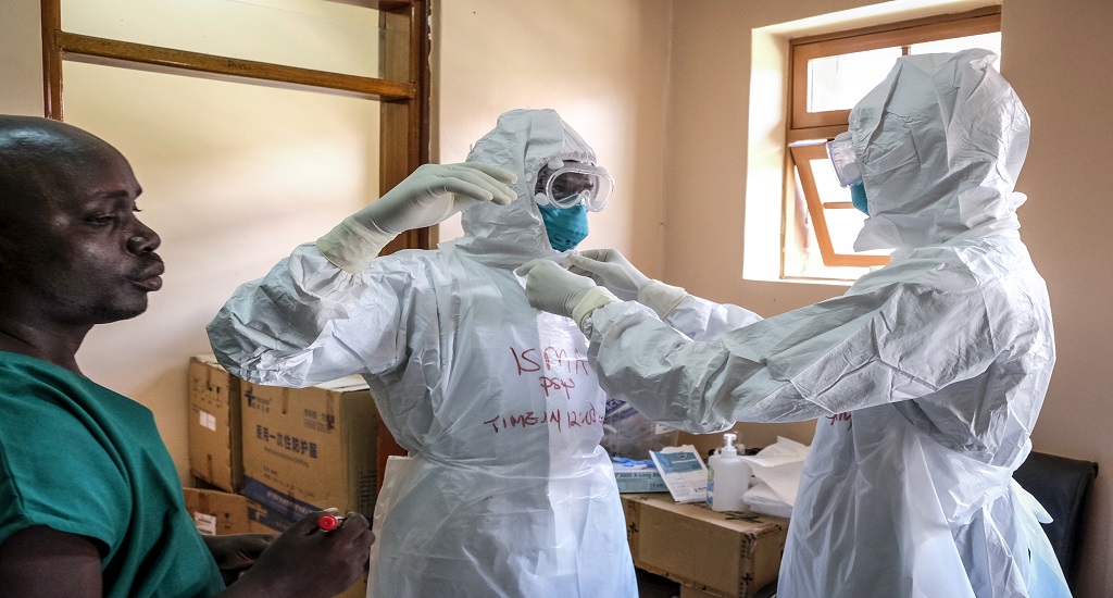 Έμπολα: Η Ουγκάντα επεκτείνει τα λουκέτα καθώς εξαπλώνεται η νόσος