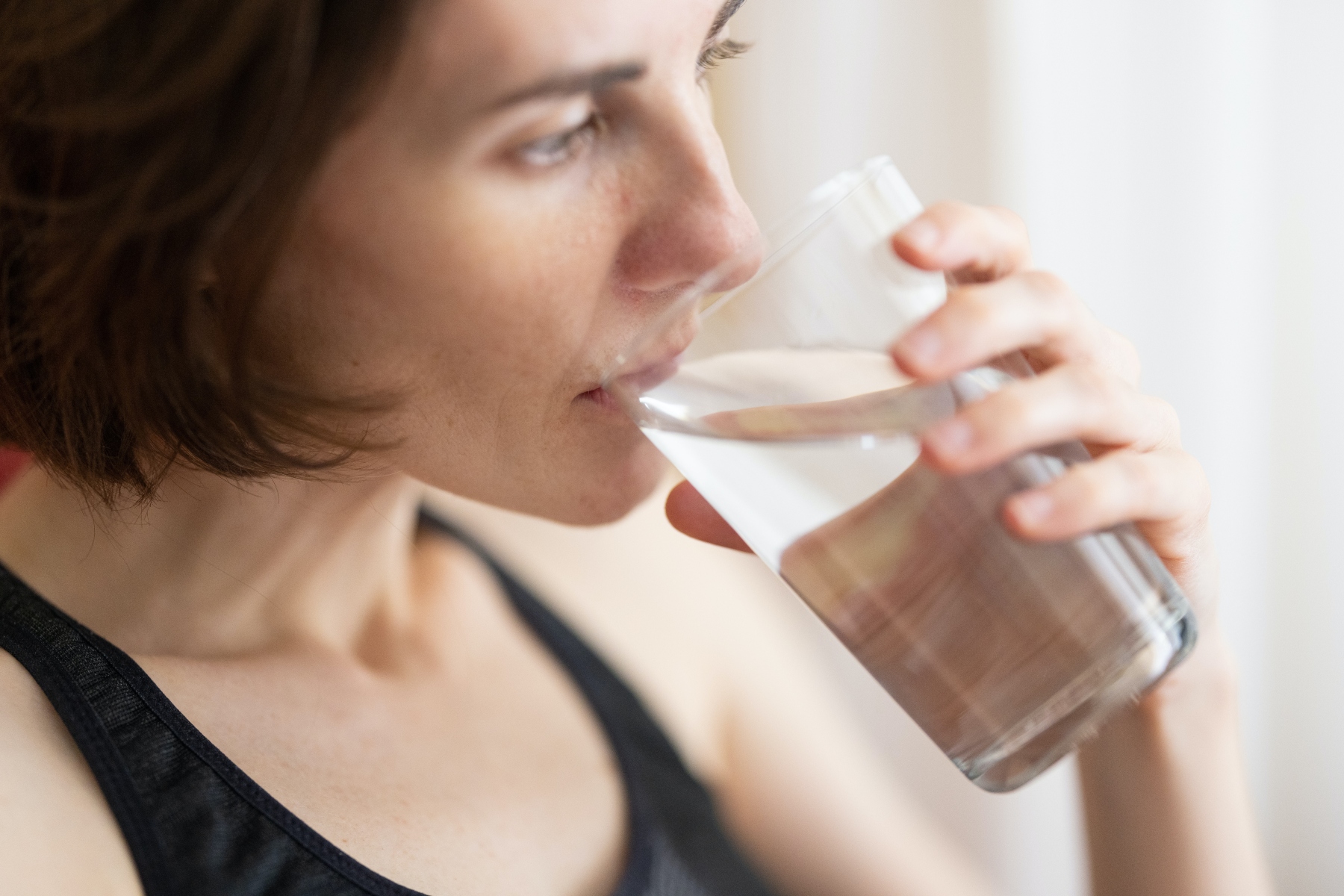 Νερο:Πόσο νερό πρέπει να πίνετε για να αποφύγετε την αφυδάτωση