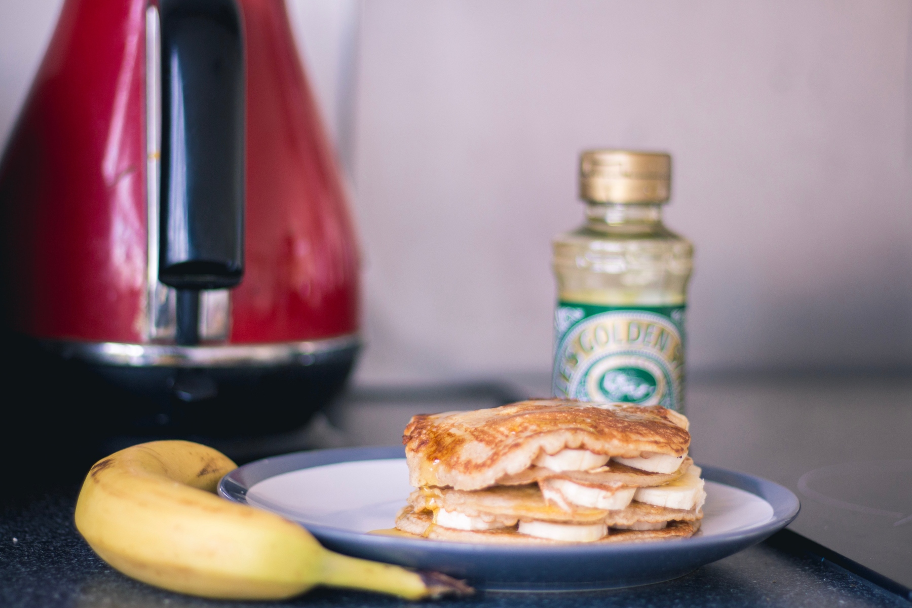Πάνκεϊκ: Πως να φτιάξετε pancakes μπανάνας με δυο μόνο υλικά