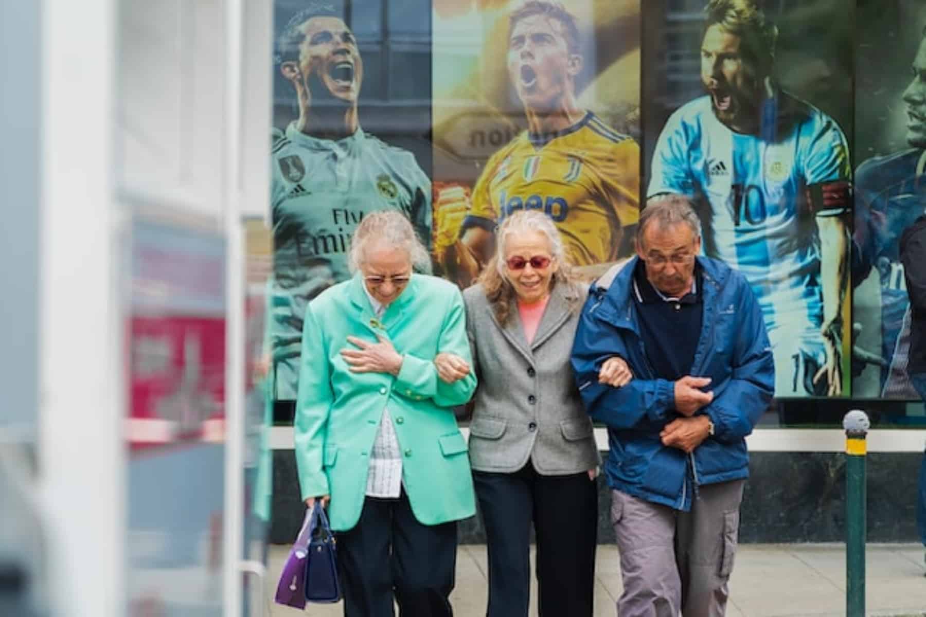 Προσδόκιμο ζωής: Πόσο σημαντικό ρόλο παίζουν τα γονίδια και η διατροφή στην μακροζωία σας;