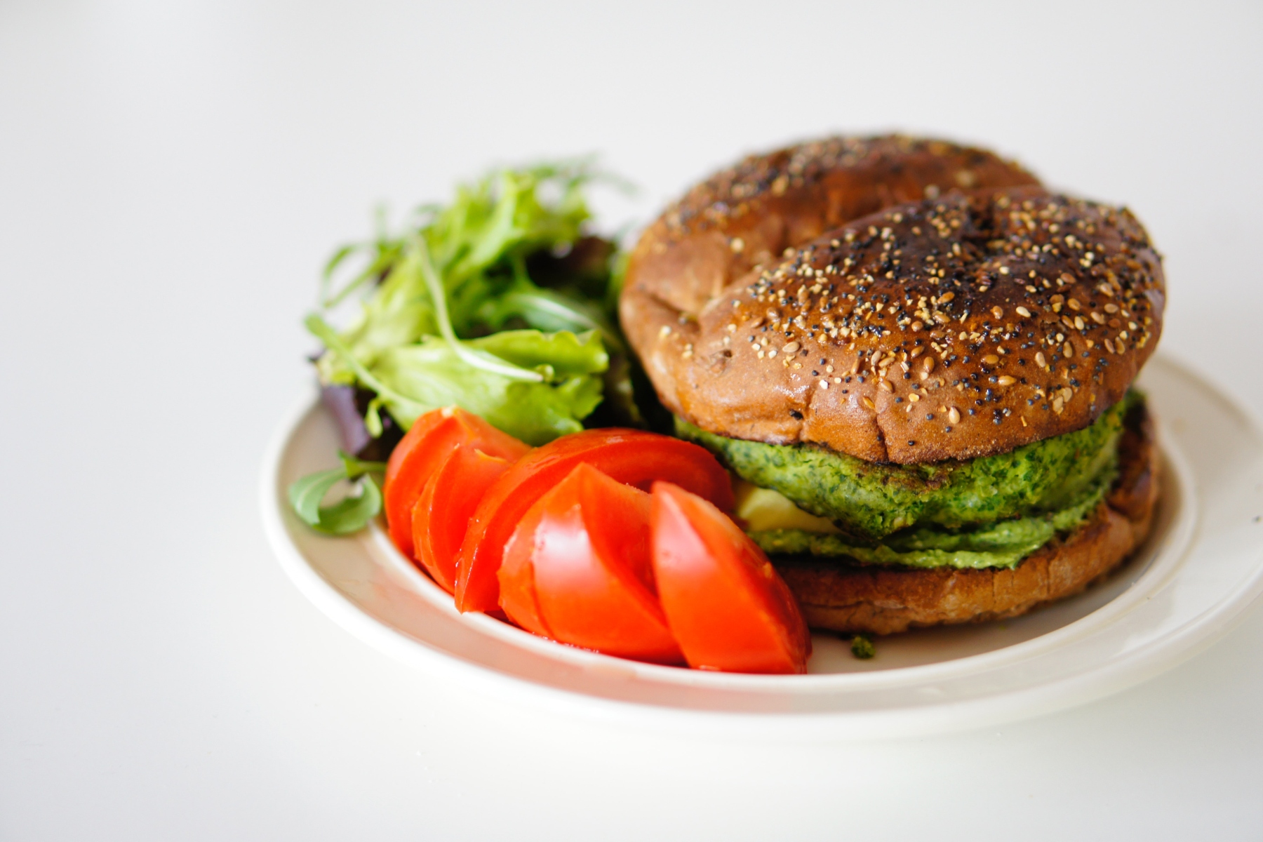 Vegan burger: Ετοιμάστε το καλύτερο χορτοφαγικό μπιφτέκι