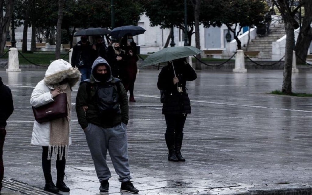 Κλέαρχος Μαρουσάκης: Εξηγεί ποιοι είναι πιο ευάλωτοι στον καιρό και αναλύει το πώς θα μας επηρεάσει η κλιματική αλλαγή.