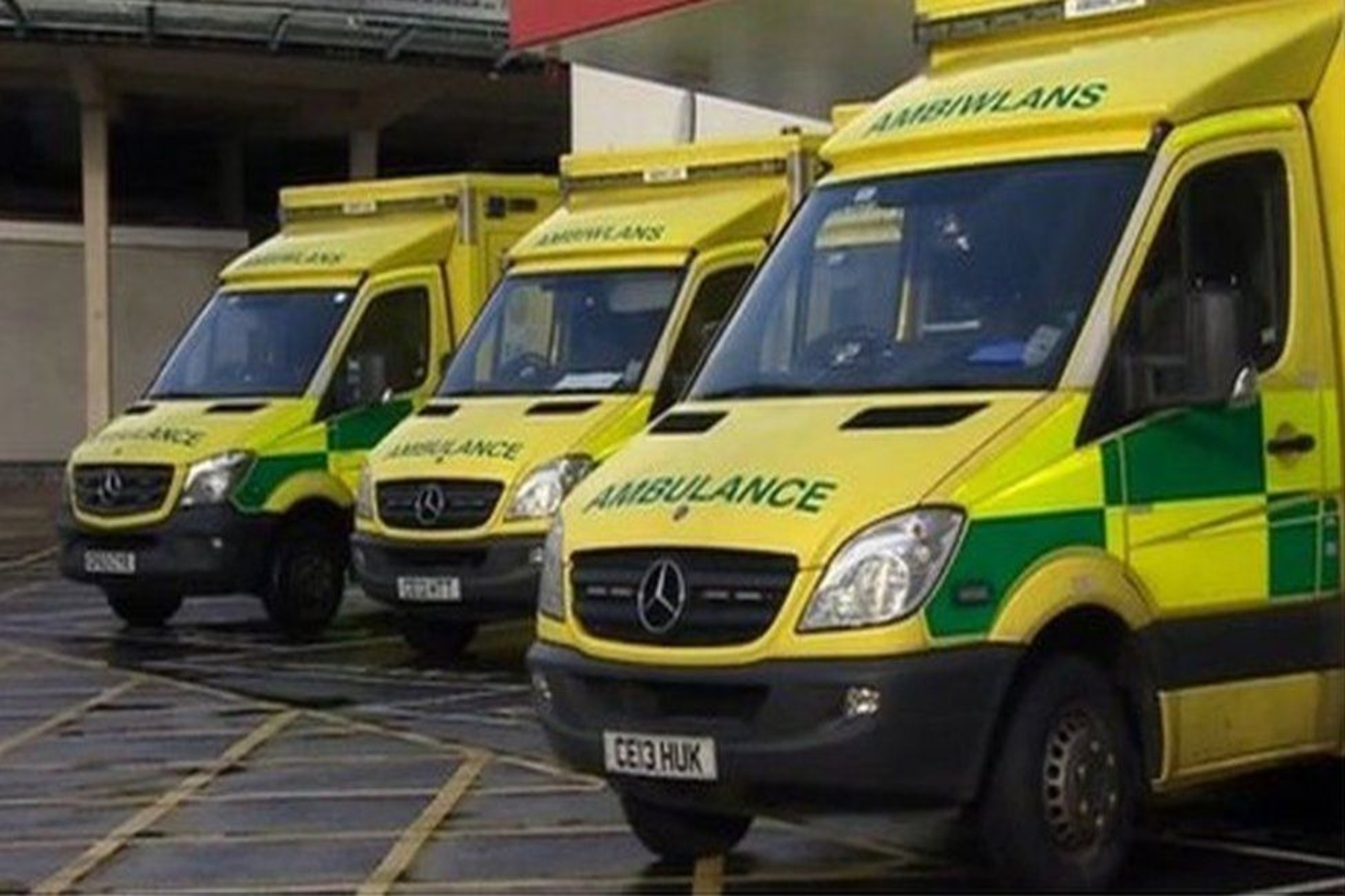 NHS: Γίνεται κατάχρηση στις υπηρεσίες ασθενοφόρου