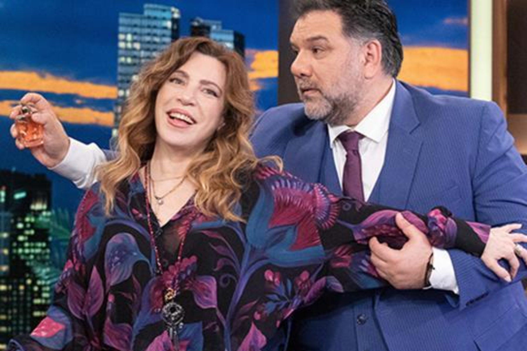 The 2Night Show: Η Δήμητρα Παπαδοπούλου καλεσμένη στον Γρηγόρη Αρναούτογλου
