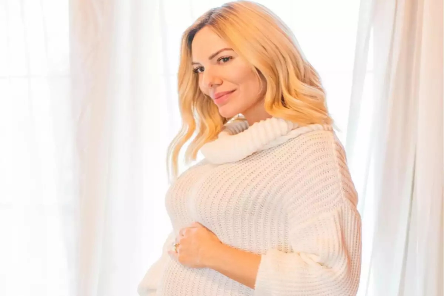 Μαλέσκου έγκυος: Η παρουσιάστρια ανακοίνωσε την εγκυμοσύνη της στο Instagram