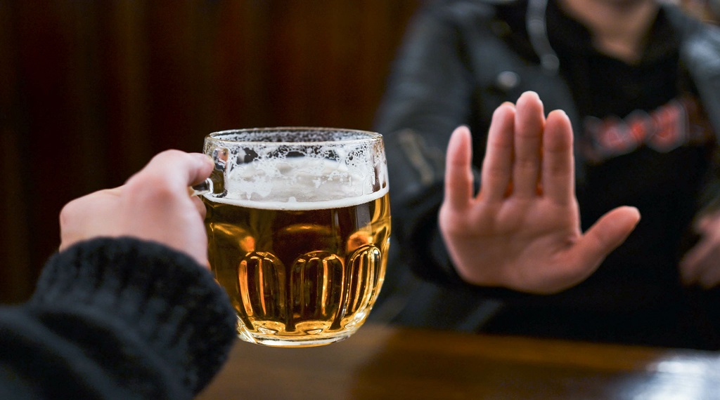 Απεξάρτηση Αλκοόλ: Πώς ένας “ξηρός Ιανουάριος” θα μπορούσε να βοηθήσει την υγεία σας