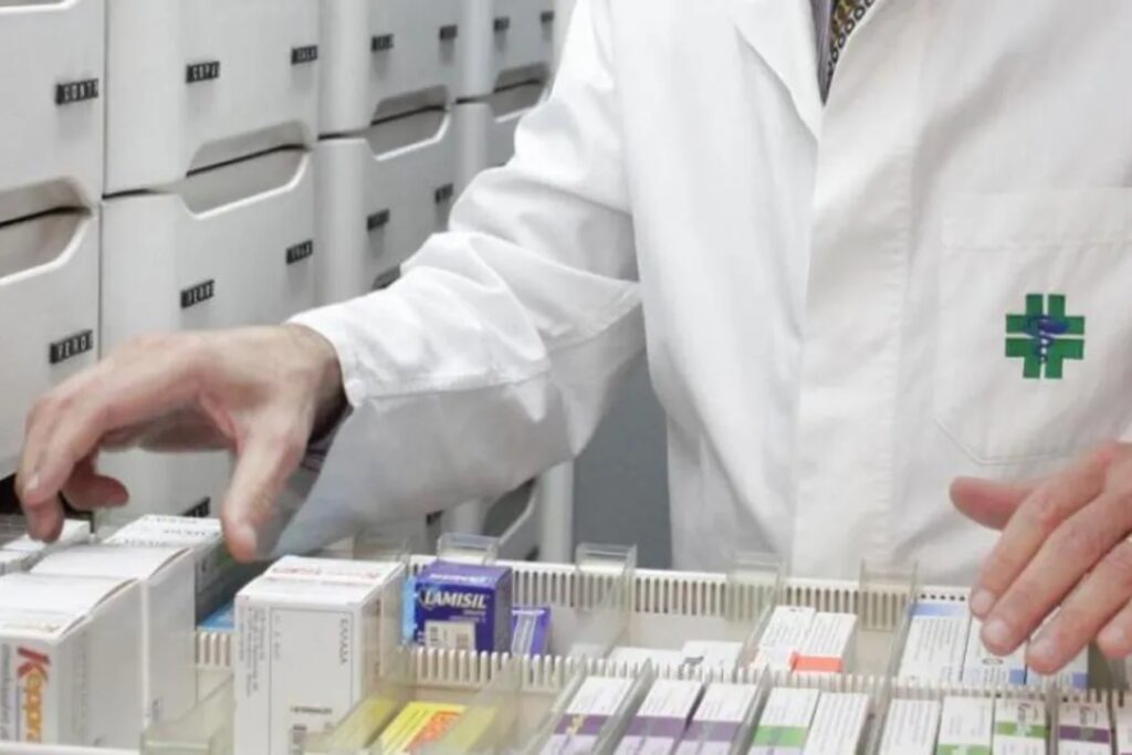 Την Πέμπτη στη Βουλή τροπολογία για τα ΦΥΚ στα ιδιωτικά φαρμακεία