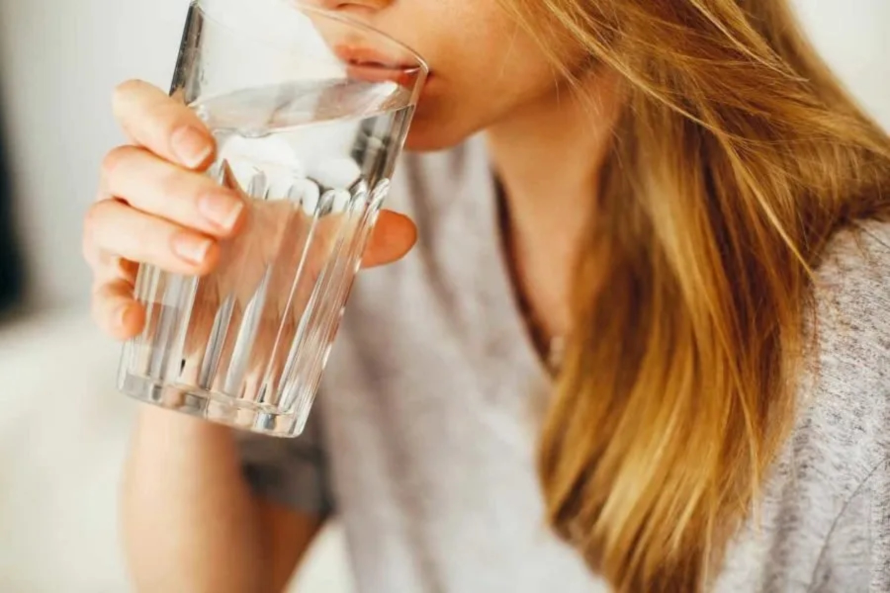 Θαλασσινό αλάτι: Ποια τα οφέλη της καθημερινής κατανάλωσής του στο νερό;