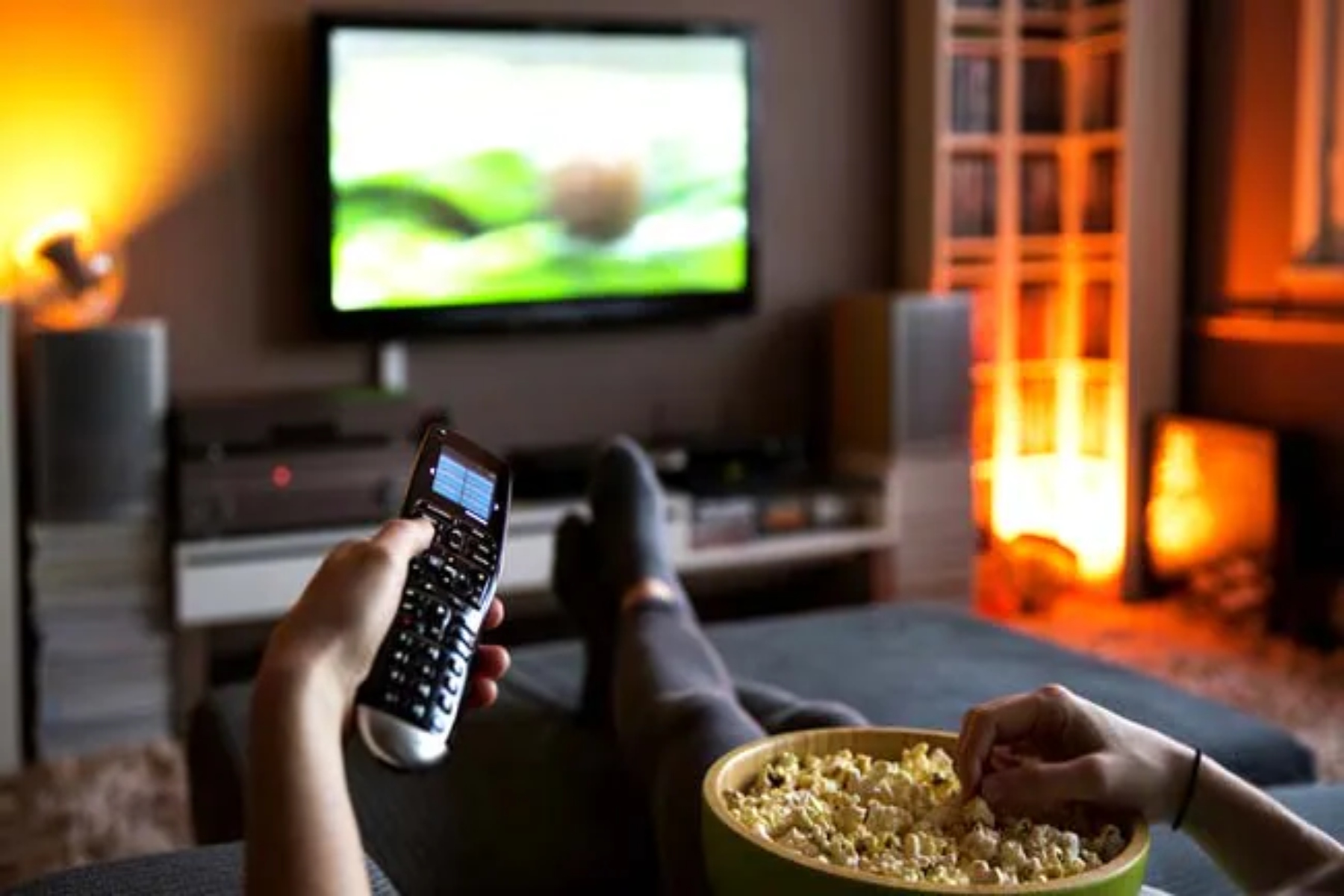 Κατάθλιψη: Η παρακολούθηση τηλεόρασης για πολλές ώρες αυξάνει τον κίνδυνο