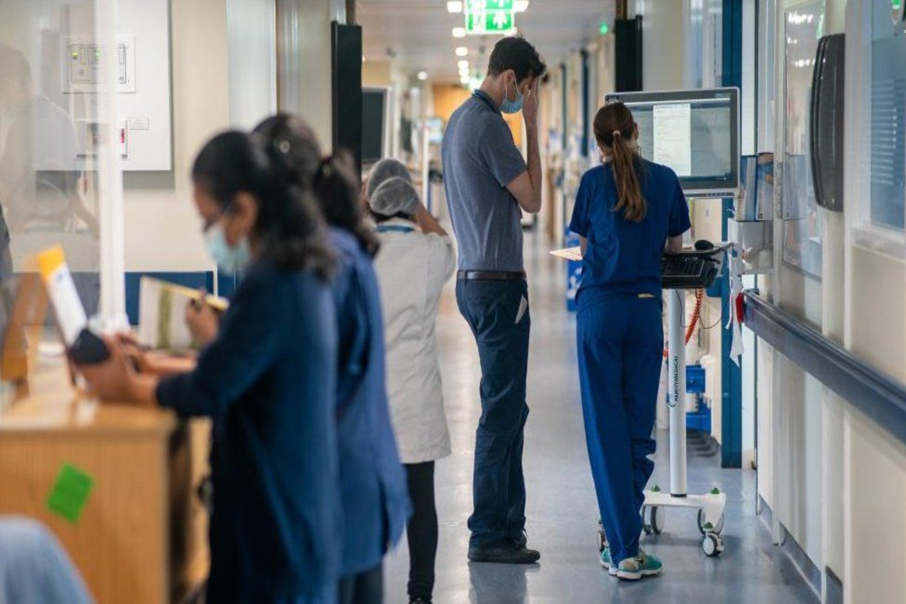 NHS: Οι νέοι γιατροί θα απεργήσουν στην Αγγλία 13 με 15 Μαρτίου