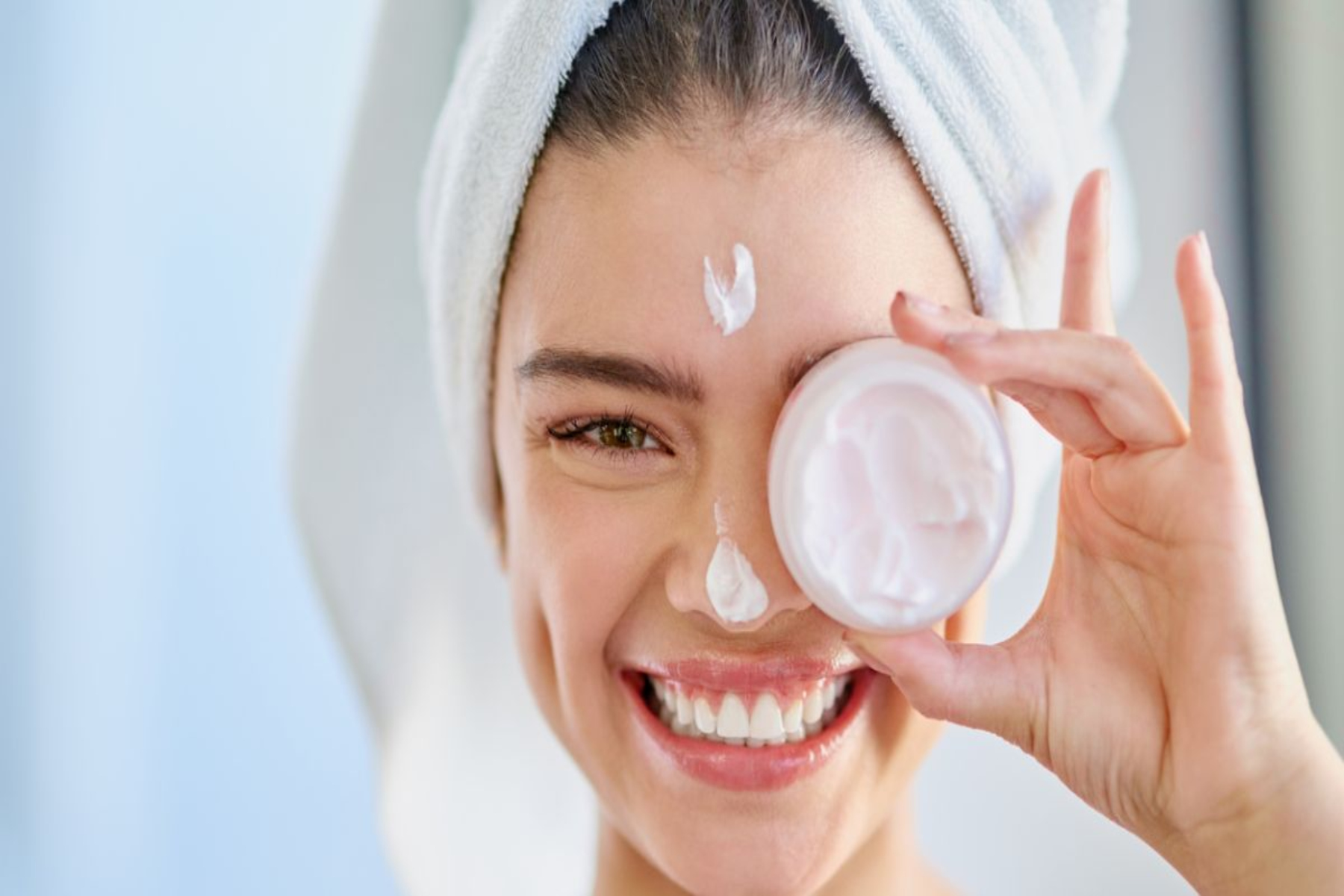 Self care: 5 Tips για να πιο λαμπερό δέρμα