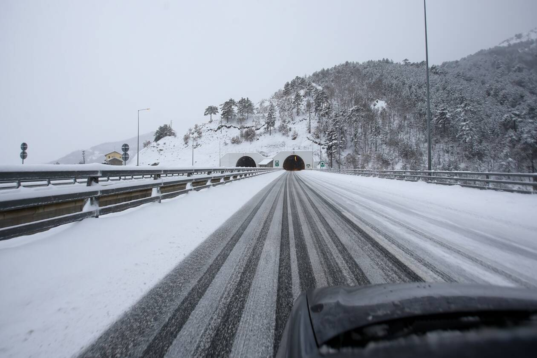 Κακοκαιρία: Έκλεισε η Εγνατία οδός λόγω της χιονόπτωσης μέχρι νεοτέρας