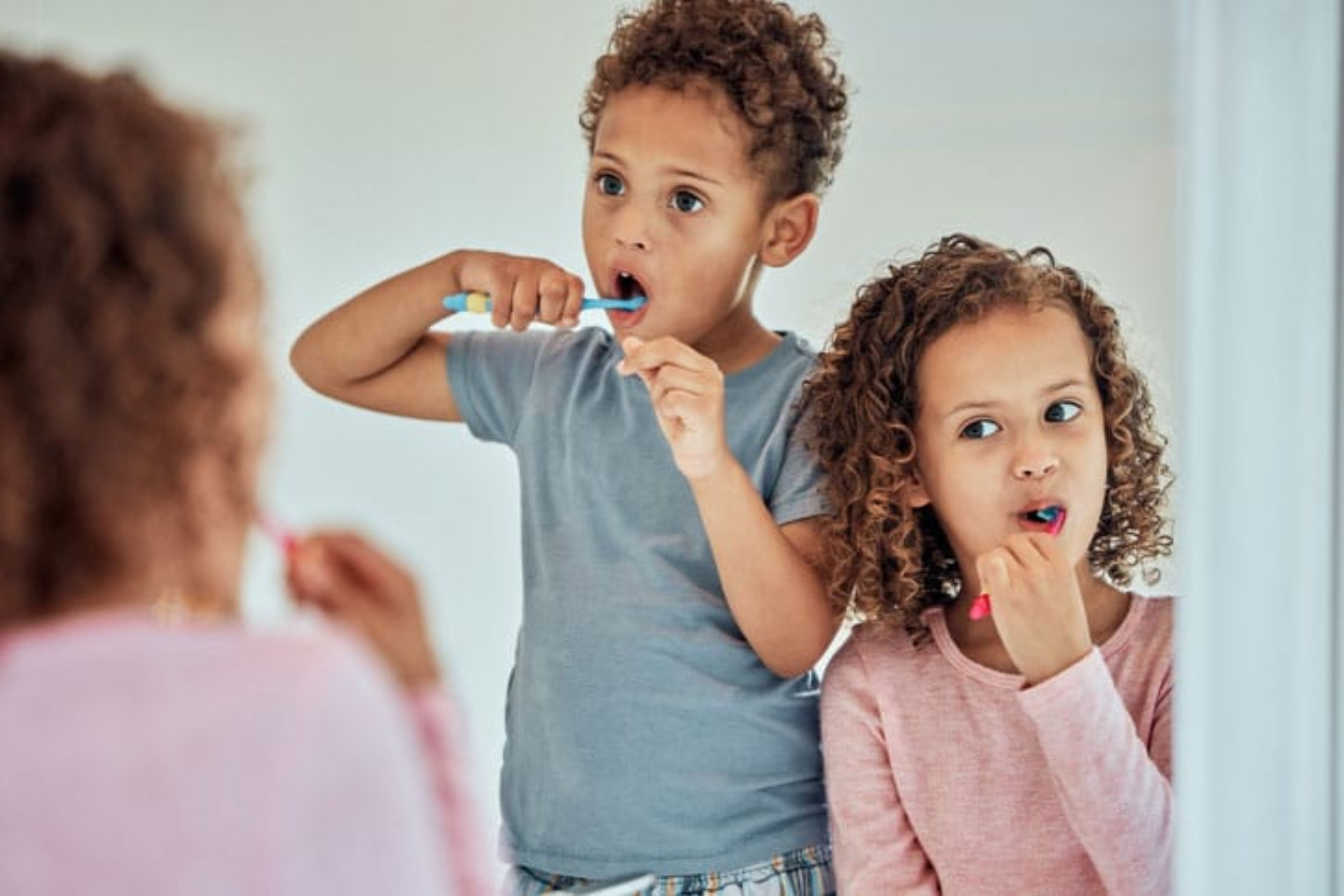 Υγεία δοντιών: Πώς επηρεάζουν τα γλυκά την υγεία των δοντιών των παιδιών μας;