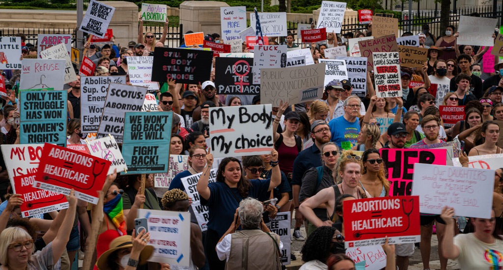Άμβλωση: Ο Λευκός Οίκος προετοιμάζεται για την απόφαση σχετικά με την τύχη του χαπιού έκτρωσης
