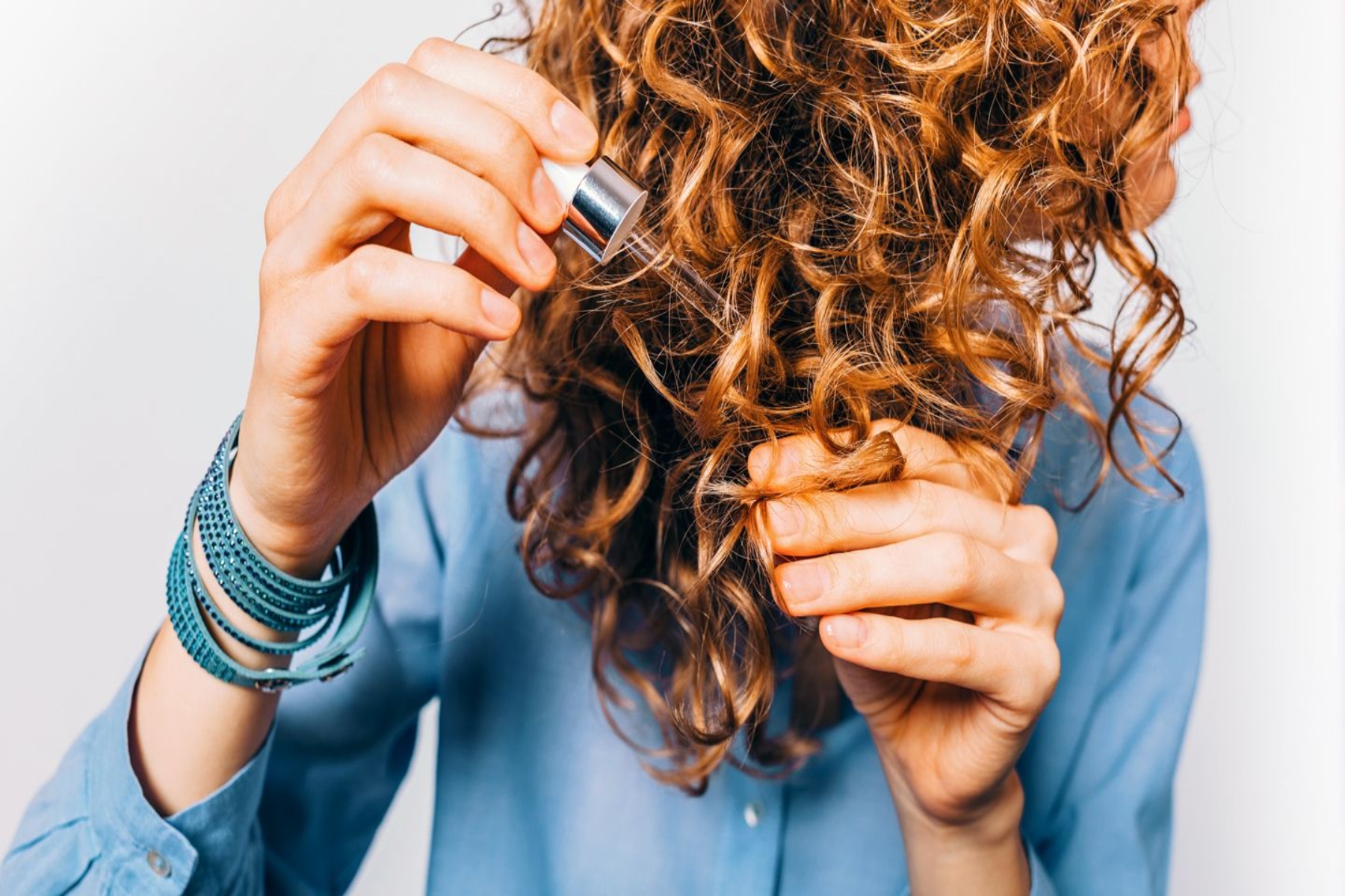 Beauty hair: Μπορεί το υαλουρονικό οξύ να σας δώσει λαμπερά, υγιή μαλλιά;