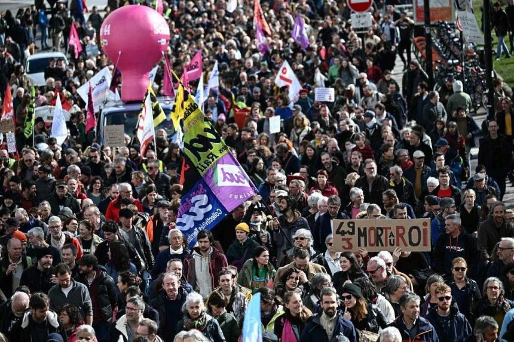 Γαλλία: Συνεχίζονται οι διαδηλώσεις για την αύξηση ορίων συνταξιοδότησης