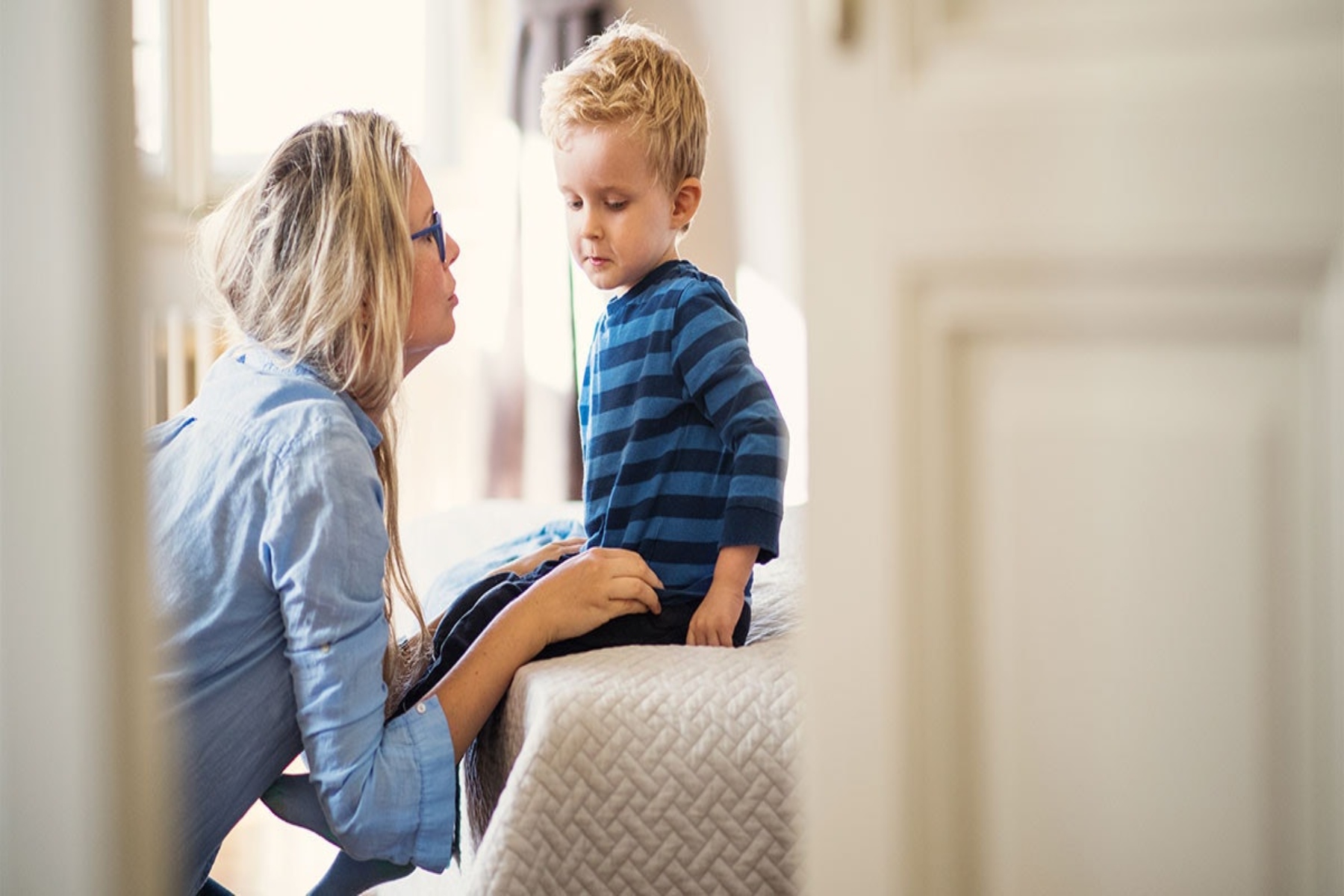 Ήπιοι γονείς: Τι λένε οι ψυχολόγοι για τις αντιδράσεις των σύγχρονων γονέων;