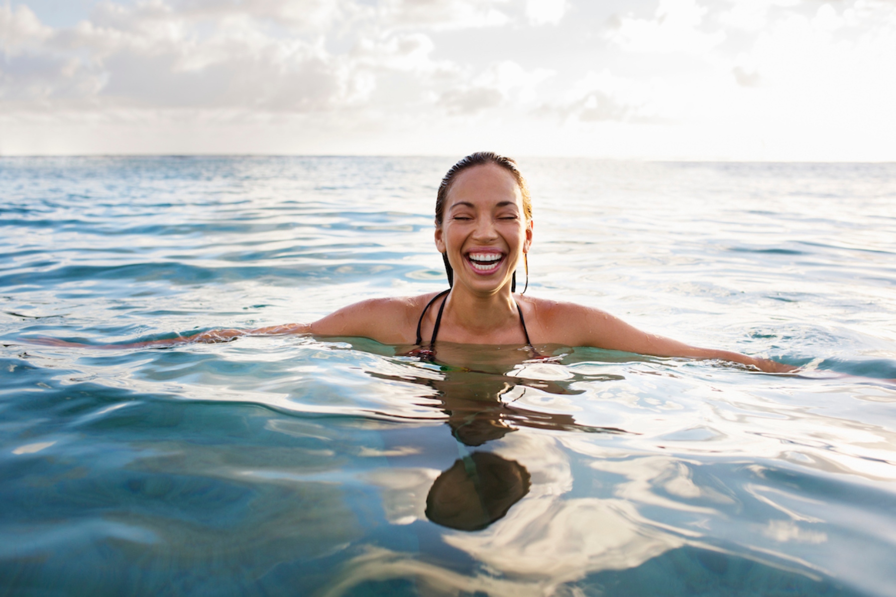 Θαλασσινό νερό: Μια βουτιά στη θάλασσα βοηθά το δέρμα σας;