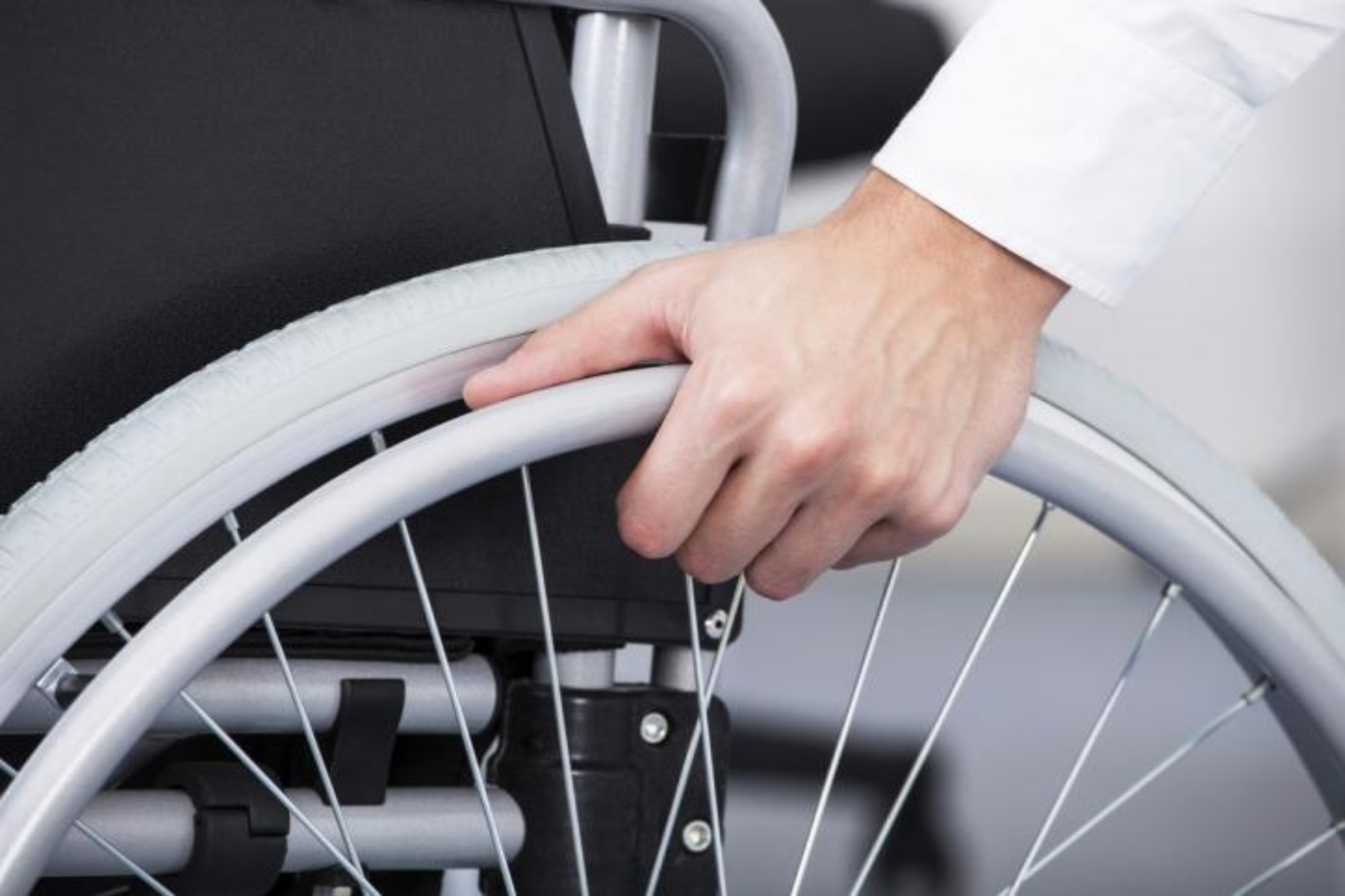 ΕΣΑμεΑ: Αυξήσεις σε εξωιδρυματικό & απολύτου αναπηρίας ζητά μετά την αύξηση του κατώτατου μισθού
