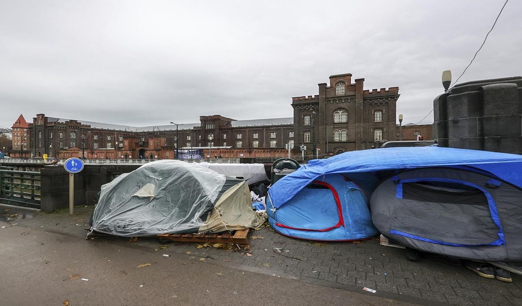 Άσυλο Κρίση: Μετανάστες στις Βρυξέλλες αναγκάζονται να κοιμούνται σε σκηνές